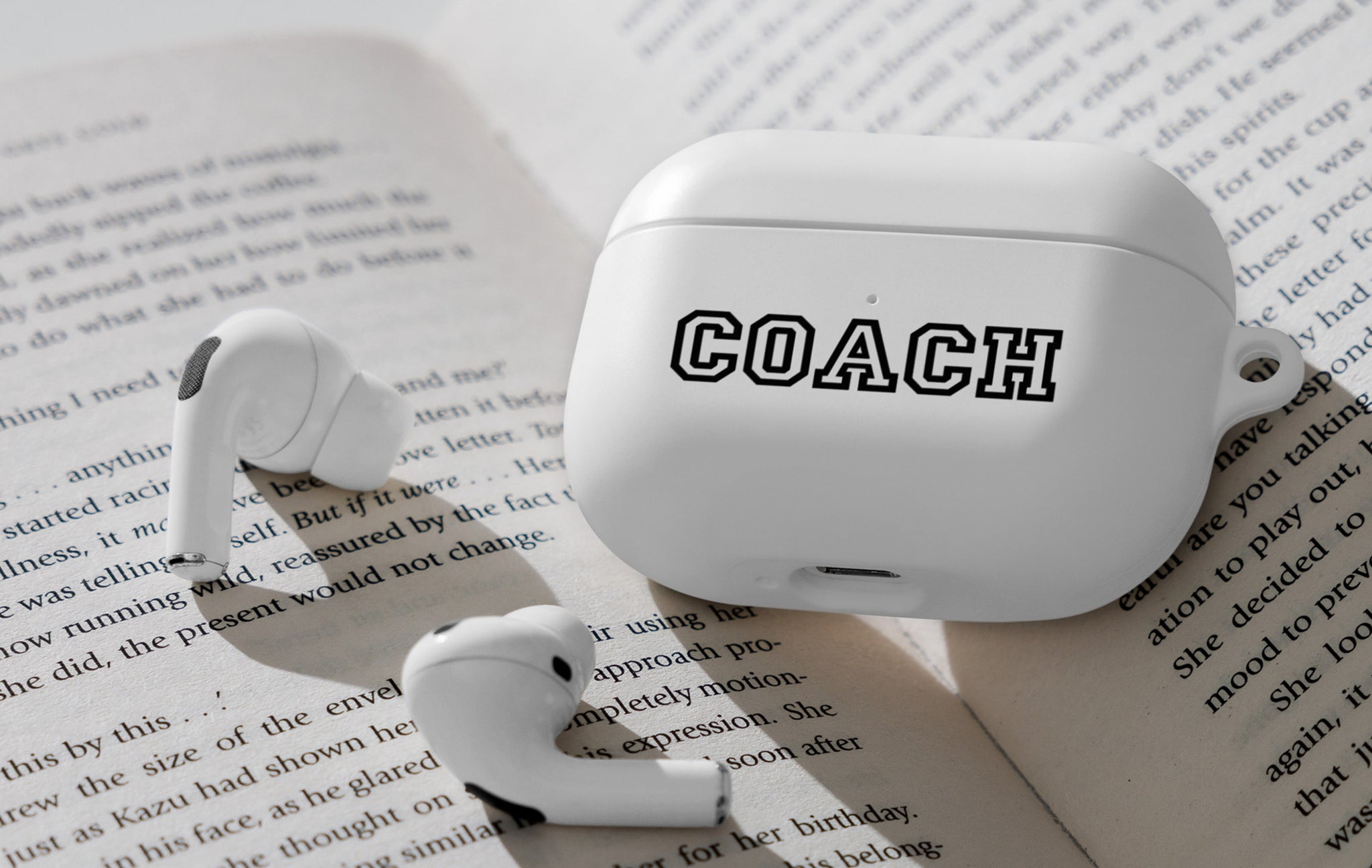 COACH AIRPODS CASE 